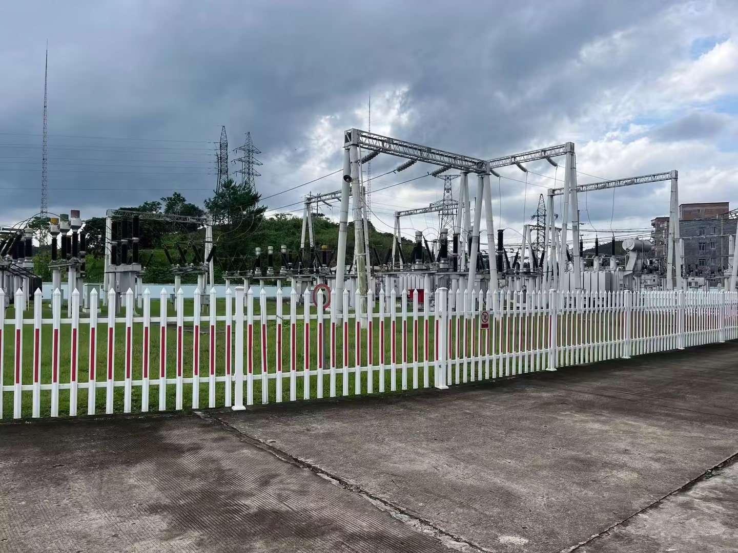 为南方电网客户一批电力试验设备做现场技术支持